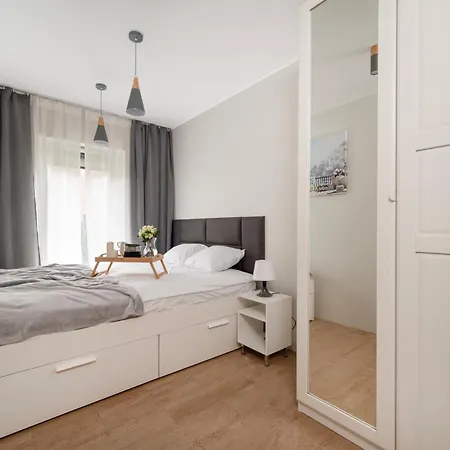 Hideaway - Terrace With Garden & Parking- By Rentujemy Daire *