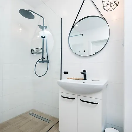 Hideaway - Terrace With Garden & Parking- By Rentujemy