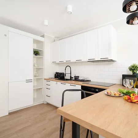 Hideaway - Terrace With Garden & Parking- By Rentujemy Apartament Łódź