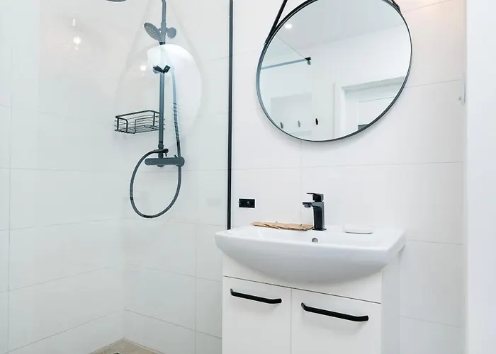 Hideaway - Terrace With Garden & Parking- By Rentujemy